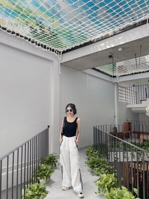 المنشأة من الداخل