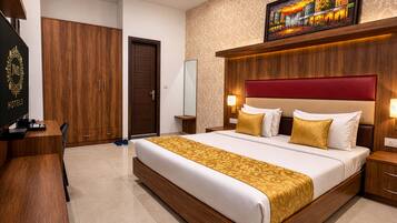 Superior Room | Individually furnished, desk, laptop workspace, free WiFi