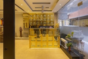 Property entrance - Hotel Urban Luxury by JMD Group (New Delhi)