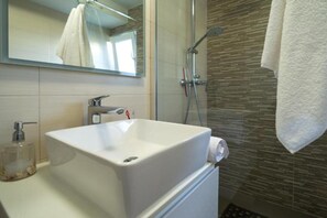 Een douche, een haardroger