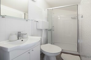 Shower, hair dryer - Apartment Bella Vista - Three Bedroom Apartment with Terrace  and Sea View(A6) (Sevid)