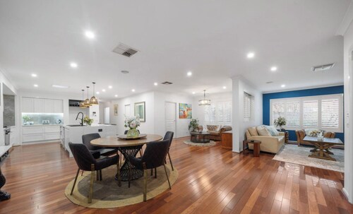 Cozy Family Home in Caroline Springs