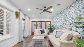 Televisión, chimenea