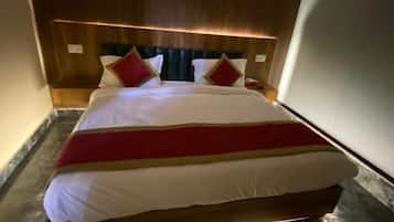 Deluxe kamer, 1 twee- of 2 eenpersoonsbedden | Een laptopwerkplek, gratis wifi