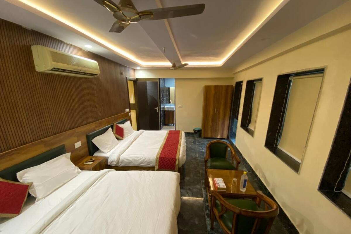 Habitación Deluxe con 1 cama doble o 2 individuales | Espacio para trabajar con un portátil y wifi gratis