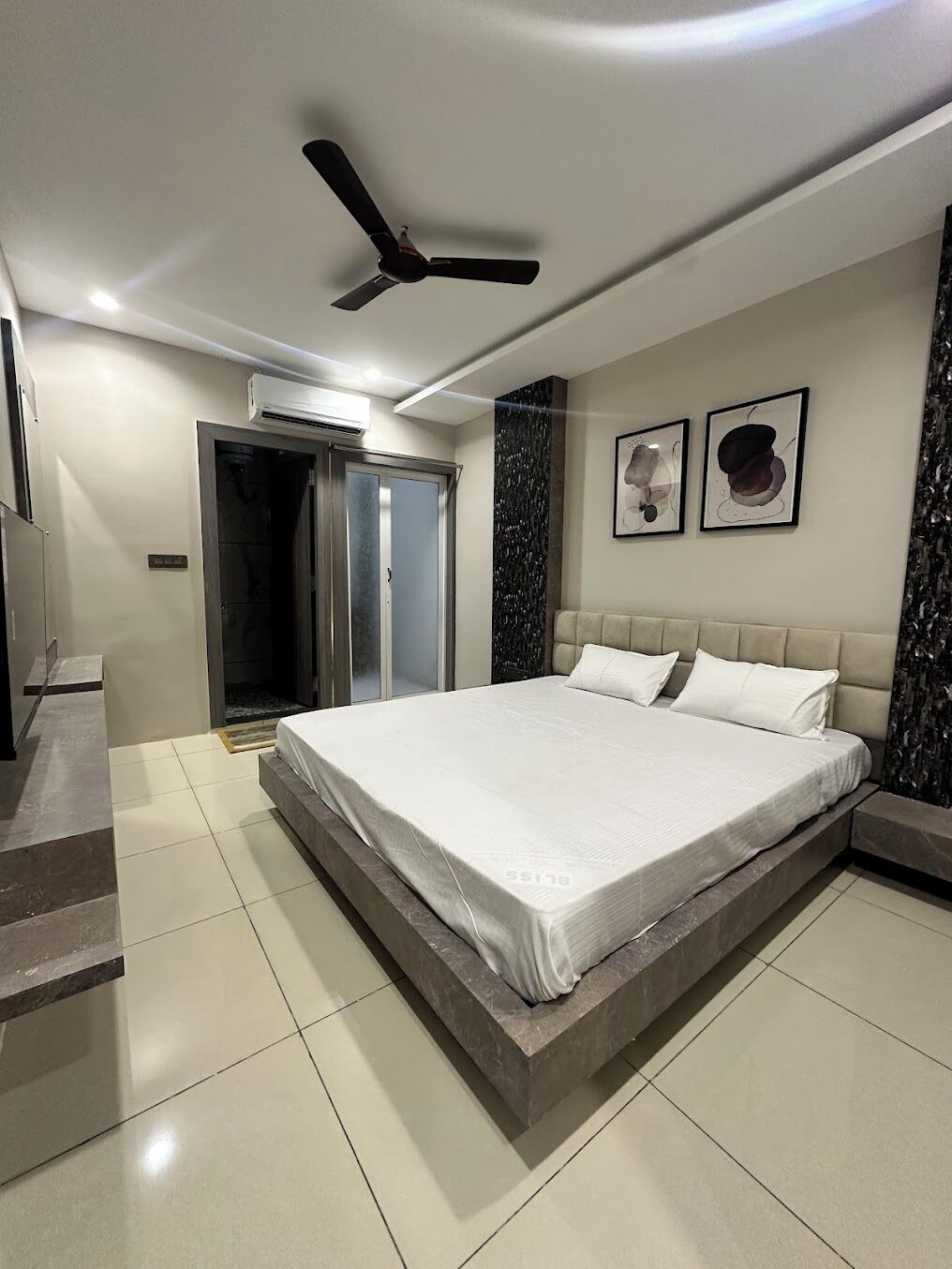 免费 WiFi、床单