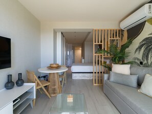 TV - Castle Hut By CanariasGetaway (Las Palmas de Gran Canaria)