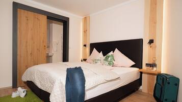 デスク、ノートパソコン用作業スペース、WiFi (無料)