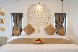 Vila superluxo, 1 cama King, piscina particular | Roupas de cama premium, escrivaninha, espaço de trabalho para notebook