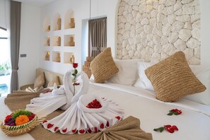 Bureau, espace de travail pour ordinateur portable, Wi-Fi gratuit