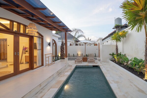 Luxury Villa, 1 Katil Raja (King), Private Pool | Meja, ruang kerja komputer riba, Wi-fi percuma 
