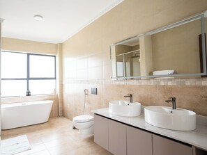 Pantoffels, handdoeken, zeep, shampoo