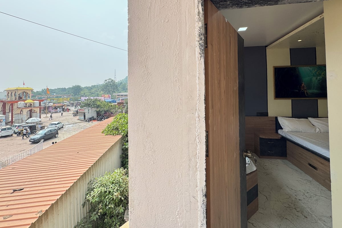 Dubbelrum för familj - balkong - utsikt mot bergen | Skrivbord och arbetsyta för laptop