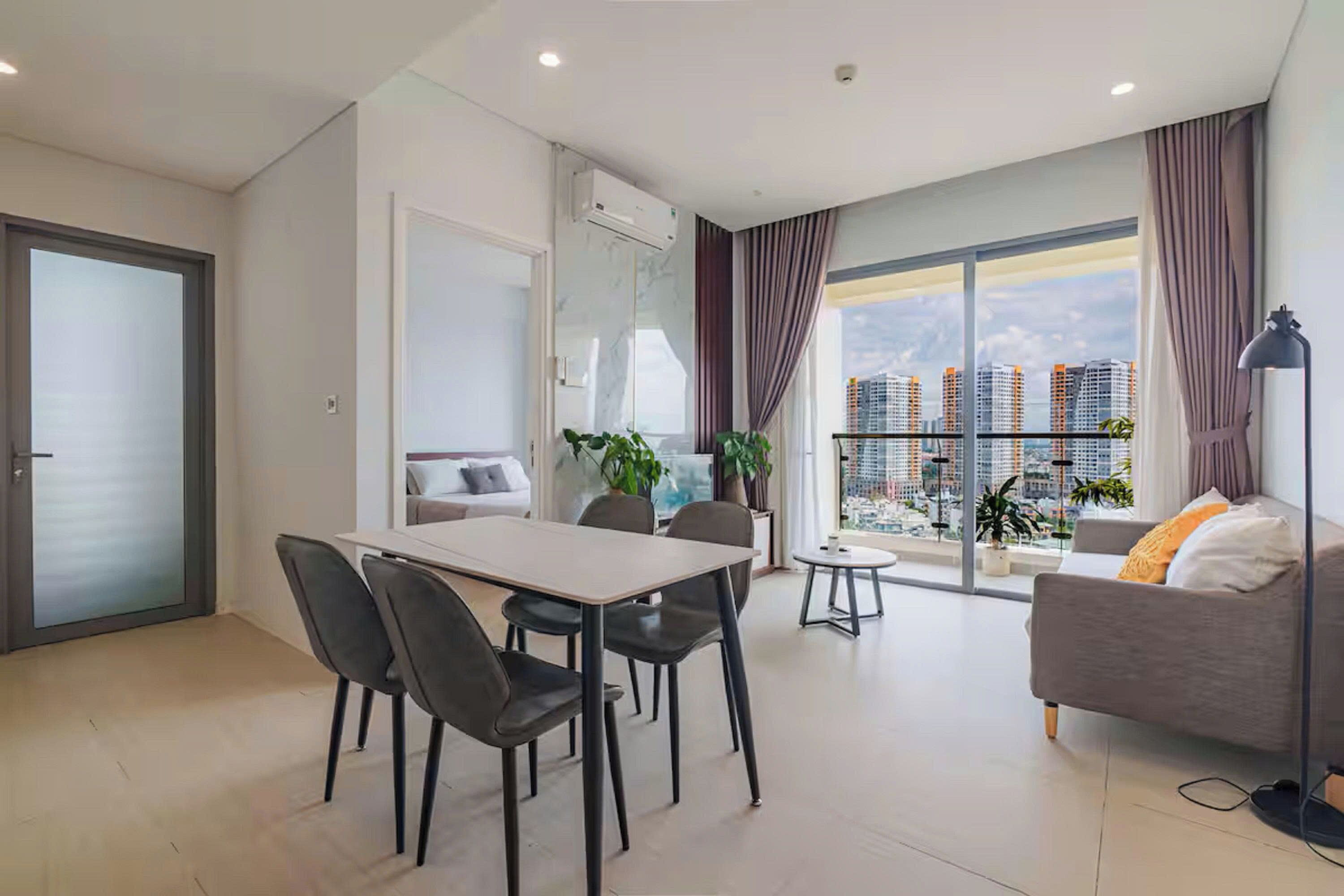 Grand Suite, 1 Bedroom, Club Lounge Access, River View | Egyptian cotton sheets, premium bedding, down comforters