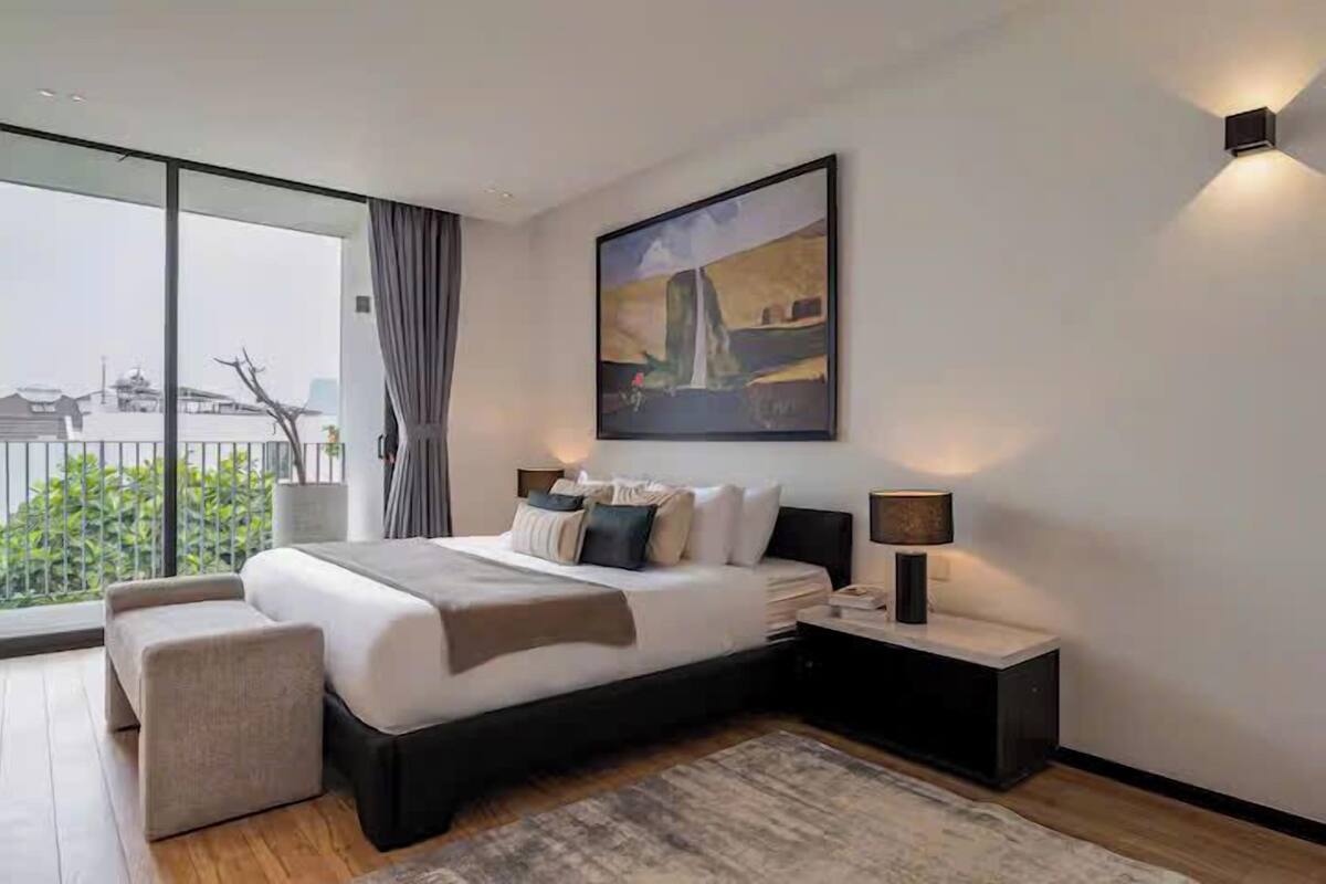 Egyptian cotton sheets, premium bedding, down comforters