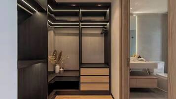 Grand Villa, 5 Bedrooms, Club Lounge Access, River View | Egyptian cotton sheets, premium bedding, down comforters