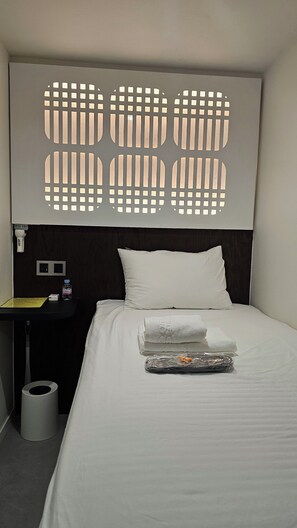 Habitación individual, solo para hombres, para no fumadores | Wifi gratis 