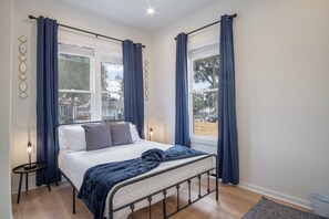 3 bedrooms, iron/ironing board, WiFi, bed sheets