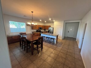 تناول الطعام