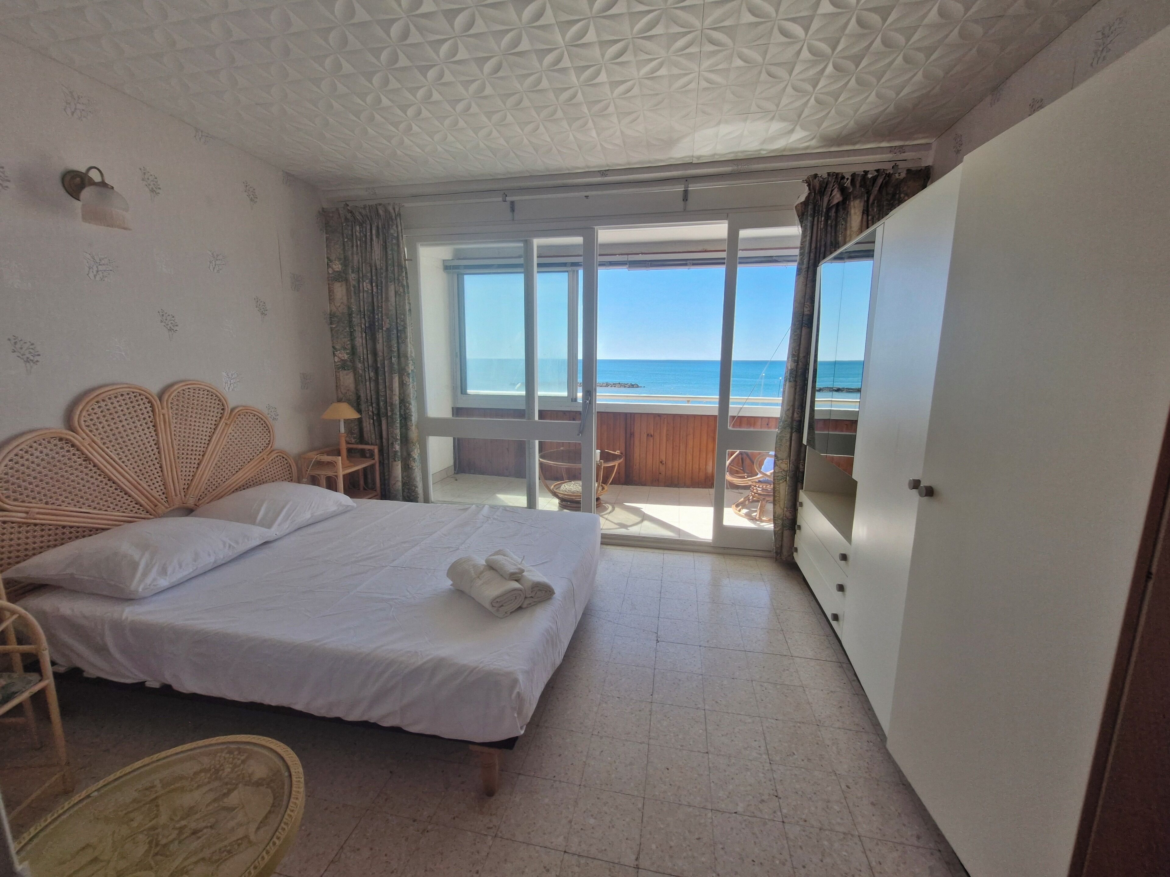 2 makuuhuonetta, silitysrauta/-lauta, Wi-Fi, vuodevaatteet