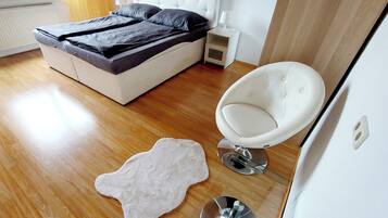 4 bedrooms, free WiFi, bed sheets