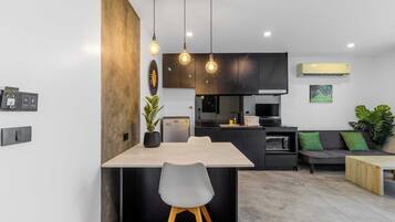 Apartment, Balcony | Dining room