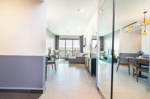 ملاءات من القطن المصري وأغطية فراش متميزة وألحفة محشوة بالريش