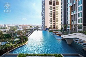 Outdoor pool - Kotrip Feliz en Vista Luxstay Residence (Cat Lai)