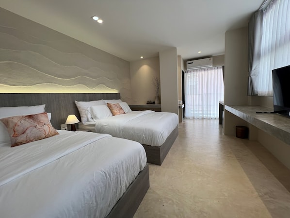 Superior Triple Room | Free WiFi - Siam Escape (Bangkok)