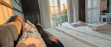 Family Condo, Balcony, City View | Premium bedding, minibar, in-room safe, soundproofing
