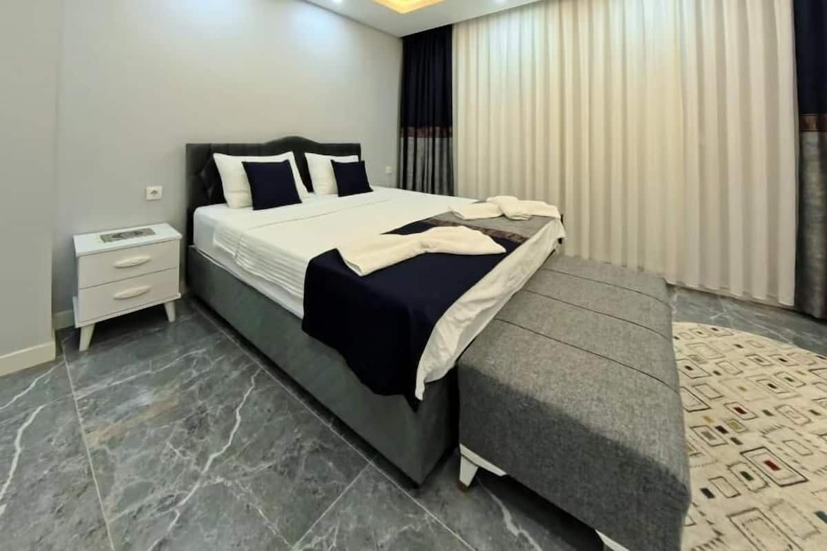 Twin Room, Balcony, City View | Premium bedding, minibar, in-room safe, soundproofing
