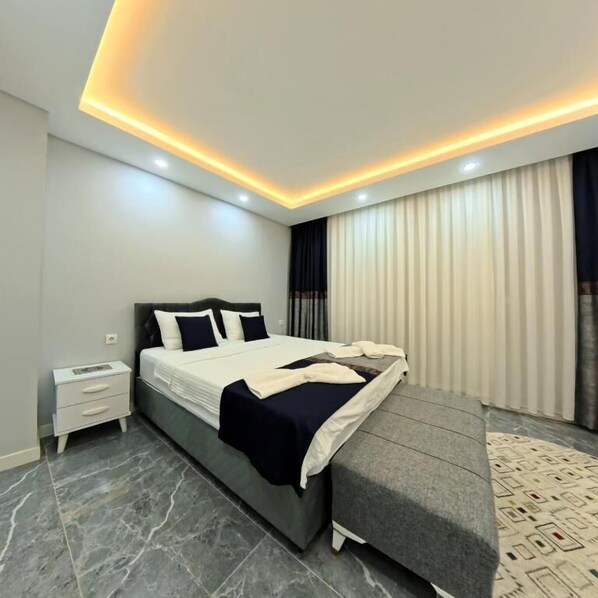 In-room safe, soundproofing, iron/ironing board, free WiFi