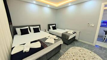 In-room safe, soundproofing, iron/ironing board, free WiFi