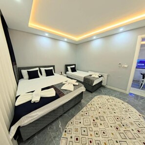 In-room safe, soundproofing, iron/ironing board, free WiFi