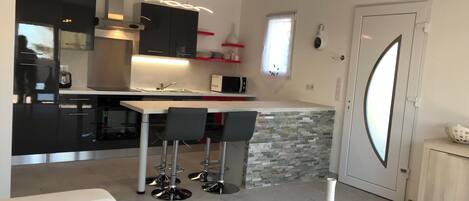 Villa Cara, Vue Jardin | リビング エリア | PC モニター