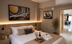 4 bedrooms, in-room safe, iron/ironing board, travel cot - Elegant 4-Bedroom Seaside Villa with Pool (Myrthianos Plakias)