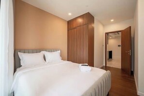 ملاءات من القطن المصري وأغطية فراش متميزة وألحفة محشوة بالريش