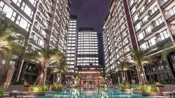 Egyptian cotton sheets, premium bedding, down comforters