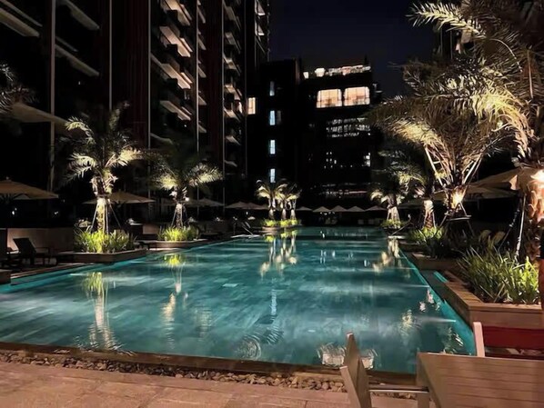 ملاءات من القطن المصري وأغطية فراش متميزة وألحفة محشوة بالريش