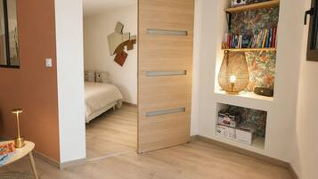 1 bedroom, iron/ironing board, WiFi (free), bed sheets