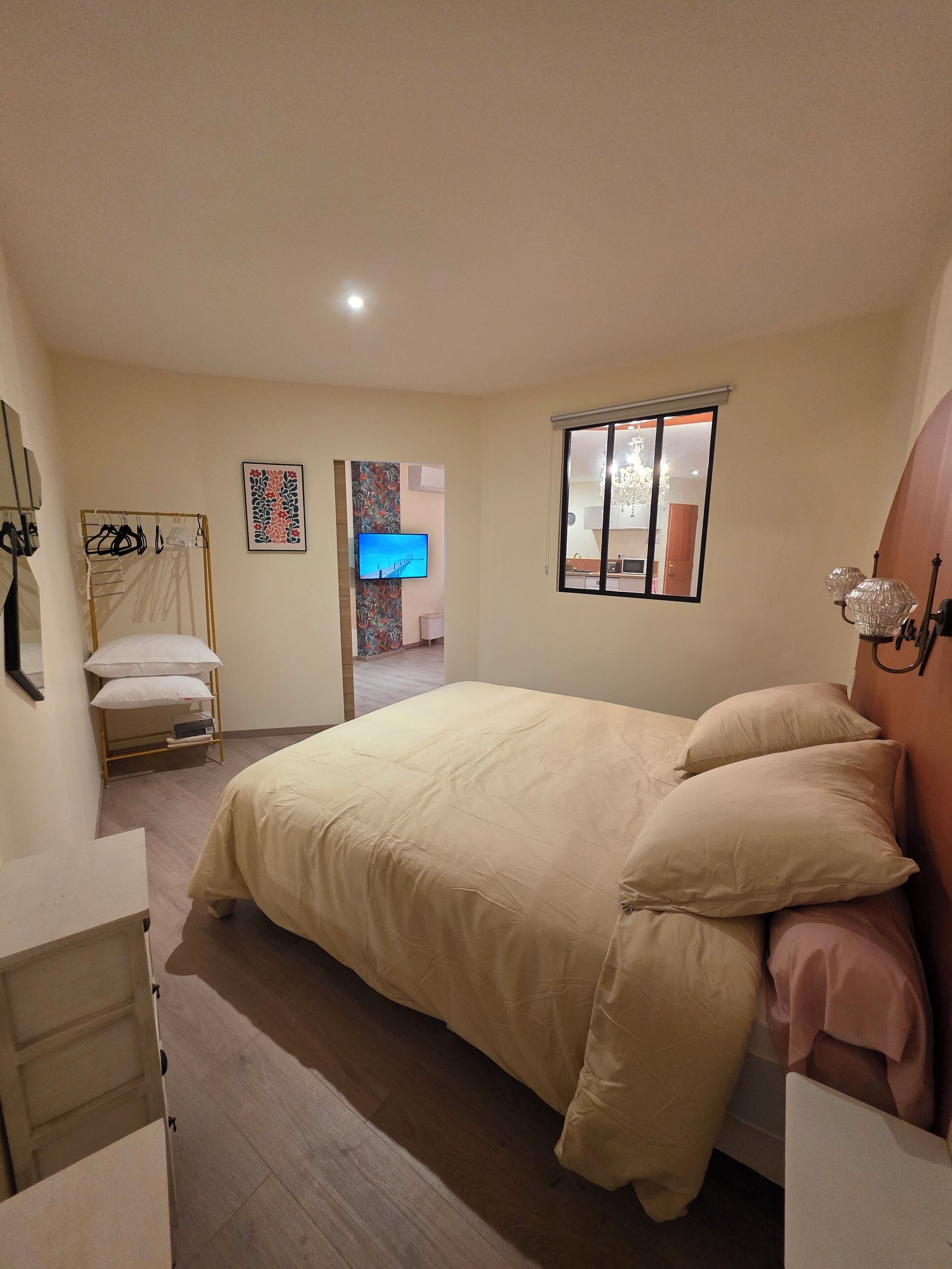 1 chambre, fer et planche à repasser, Wi-Fi gratuit, draps fournis