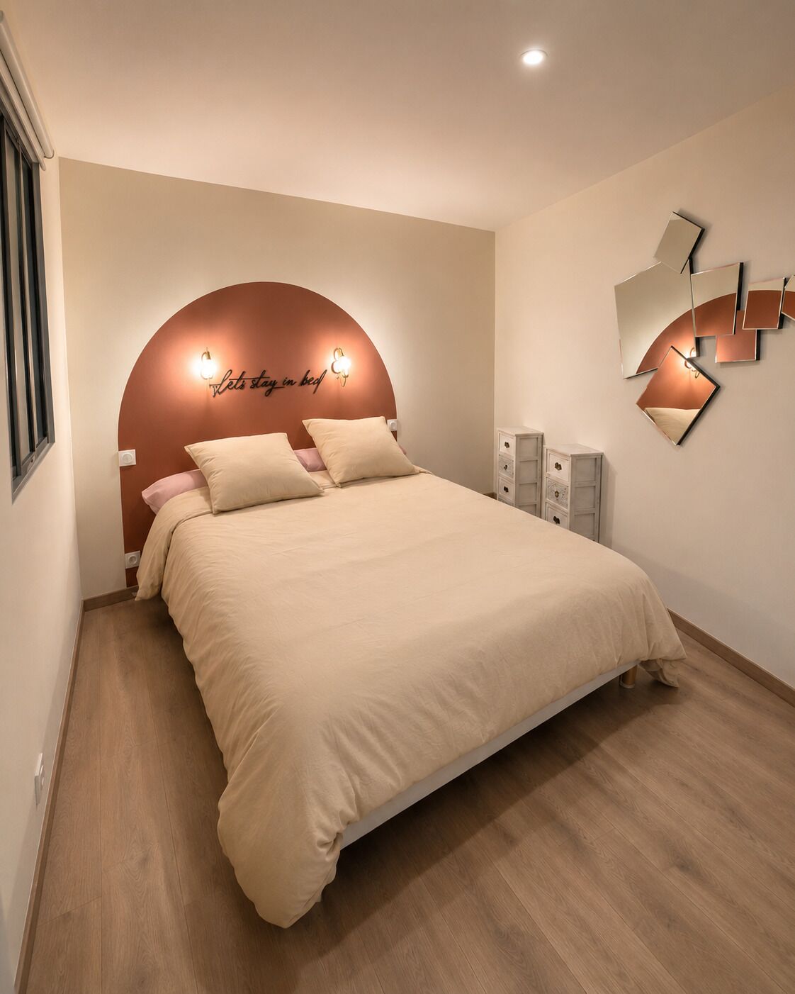 1 slaapkamer, een strijkplank/strijkijzer, gratis wifi, beddengoed