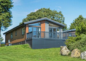 Exterior - New for 2024, Yr Arenig is a home from home luxurious two bedroom lodge. (Bala,)
