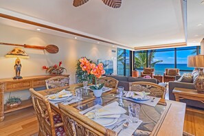 Dining - Mahana 311 Direct Oceanfront Spacious 2-bedroom condo sleeps 6. (Lahaina)