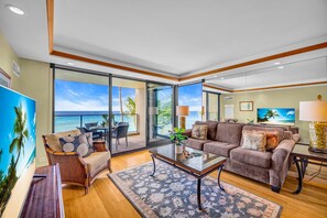 Smart TV - SUMMER SALE! Direct Oceanfront, spacious 2BR sleeps 6, Stunning Views - MA 411 (Lahaina)