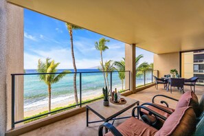Outdoor dining - SUMMER SALE! Direct Oceanfront, spacious 2BR sleeps 6, Stunning Views - MA 411 (Lahaina)