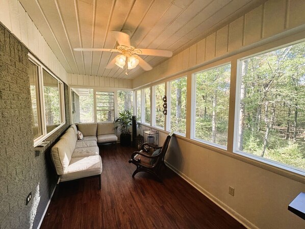 Televisor i llar de foc