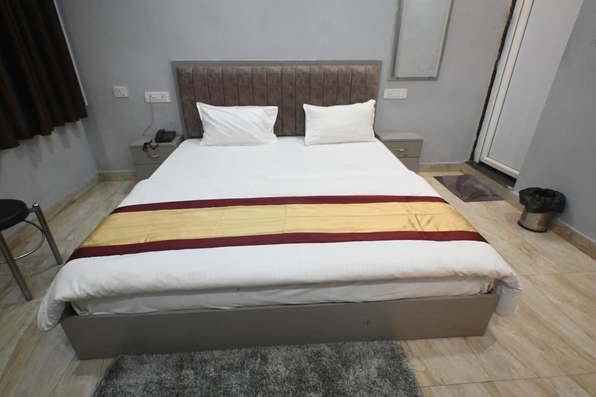 مكتب وتجهيزات عازلة للصوت وواي فاي مجانًا