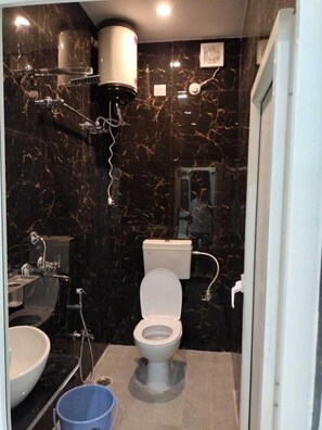 Single Room | Bathroom