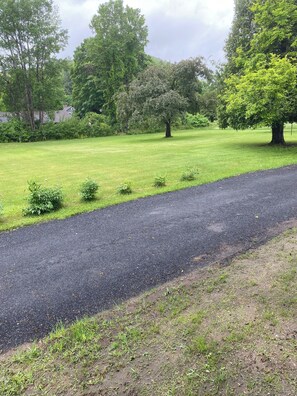 المنطقة المحيطة بالمنشأة